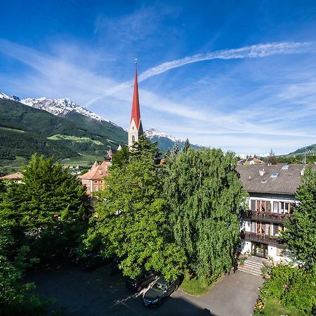 Hotel Pension Schweitzer Silandro Eksteriør bilde