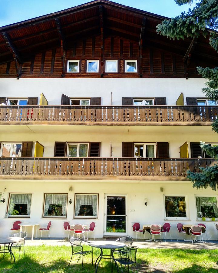 Hotel Pension Schweitzer Silandro Eksteriør bilde