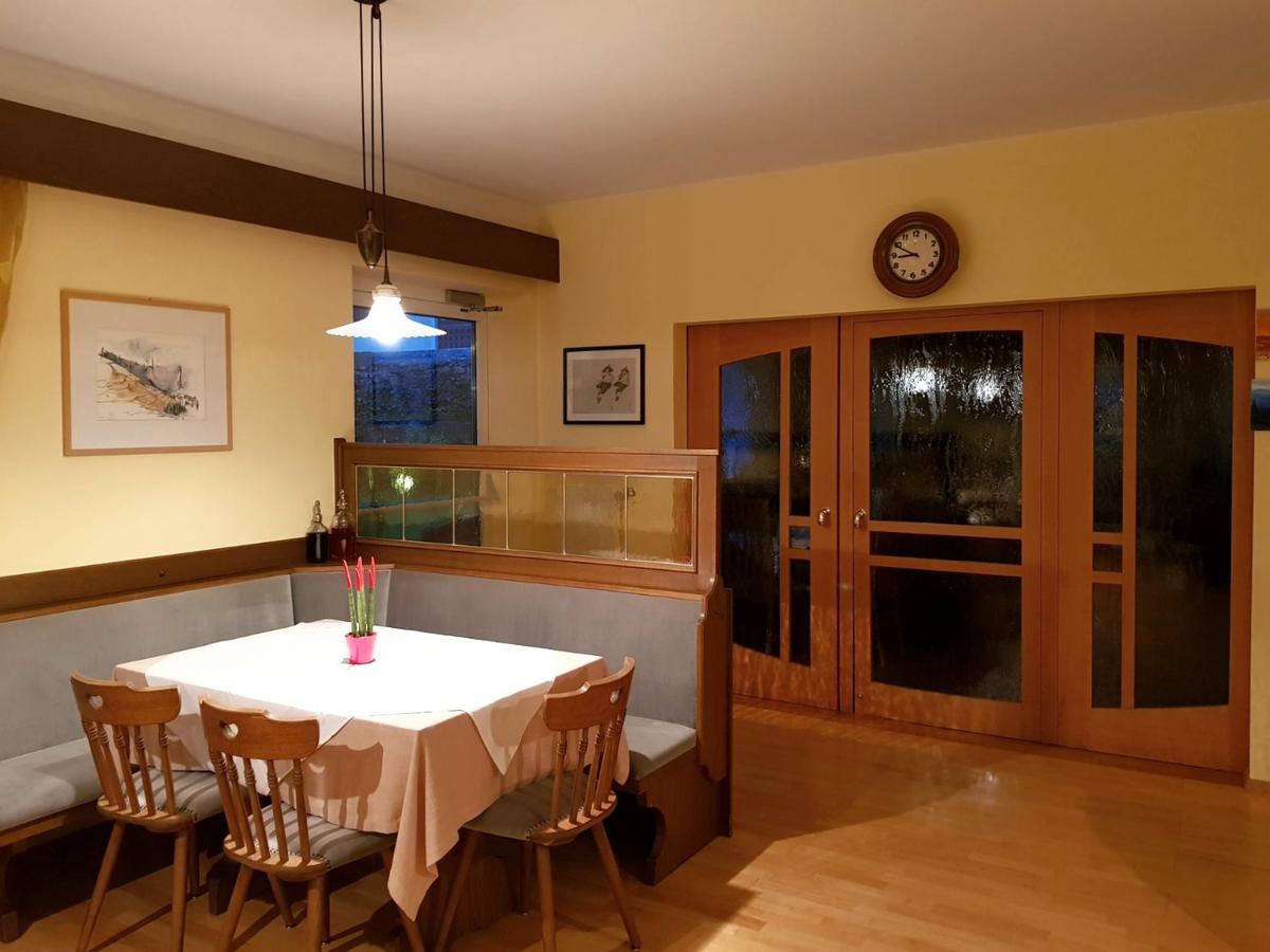 Hotel Pension Schweitzer Silandro Eksteriør bilde